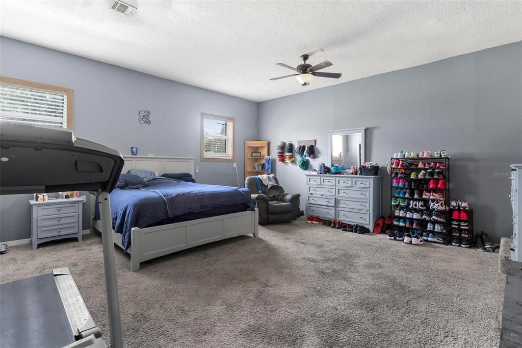 For Sale: $375,000 (4 beds, 3 baths, 2190 Square Feet)