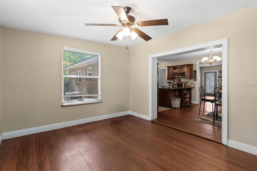 For Sale: $375,000 (4 beds, 3 baths, 2190 Square Feet)