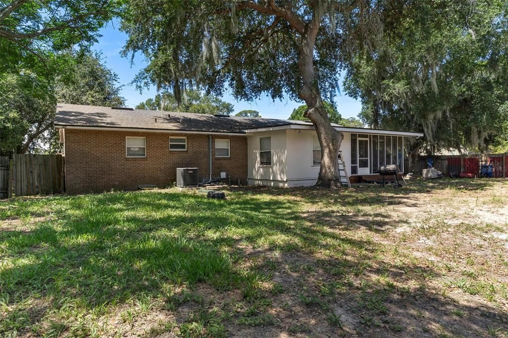 For Sale: $375,000 (4 beds, 3 baths, 2190 Square Feet)