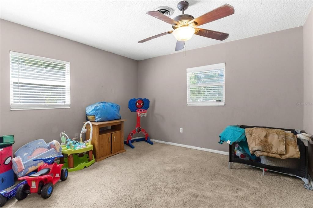 For Sale: $375,000 (4 beds, 3 baths, 2190 Square Feet)