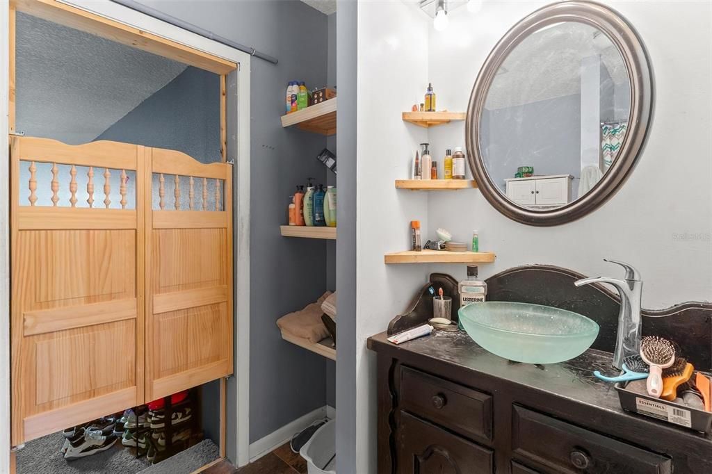 For Sale: $375,000 (4 beds, 3 baths, 2190 Square Feet)