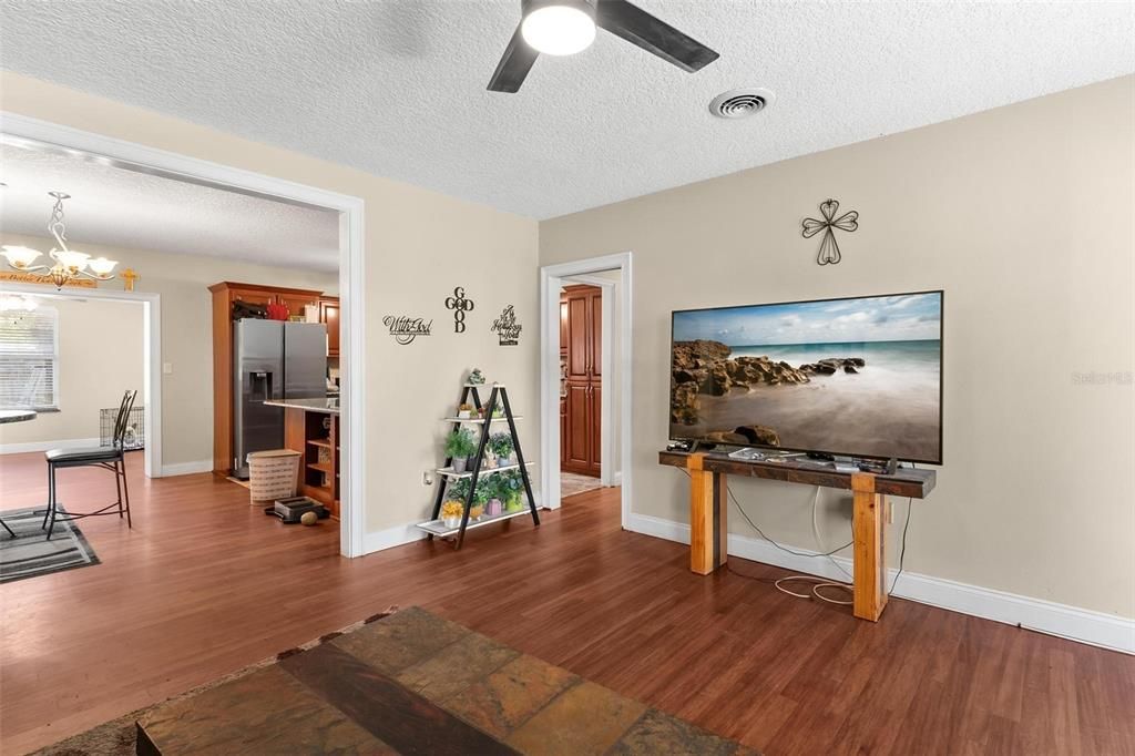 For Sale: $375,000 (4 beds, 3 baths, 2190 Square Feet)
