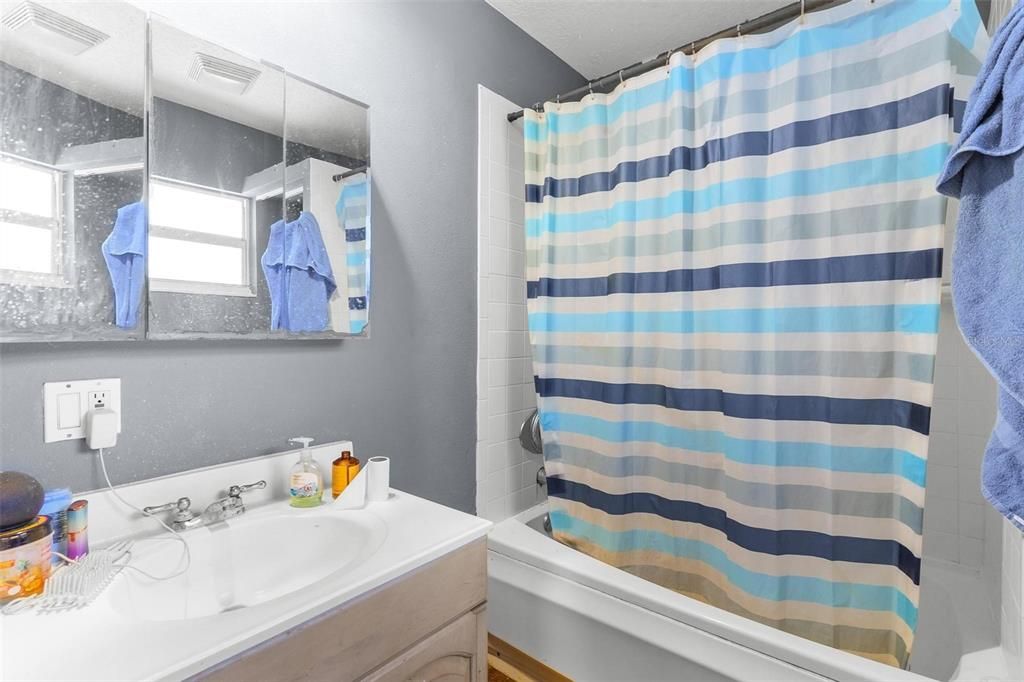 For Sale: $375,000 (4 beds, 3 baths, 2190 Square Feet)