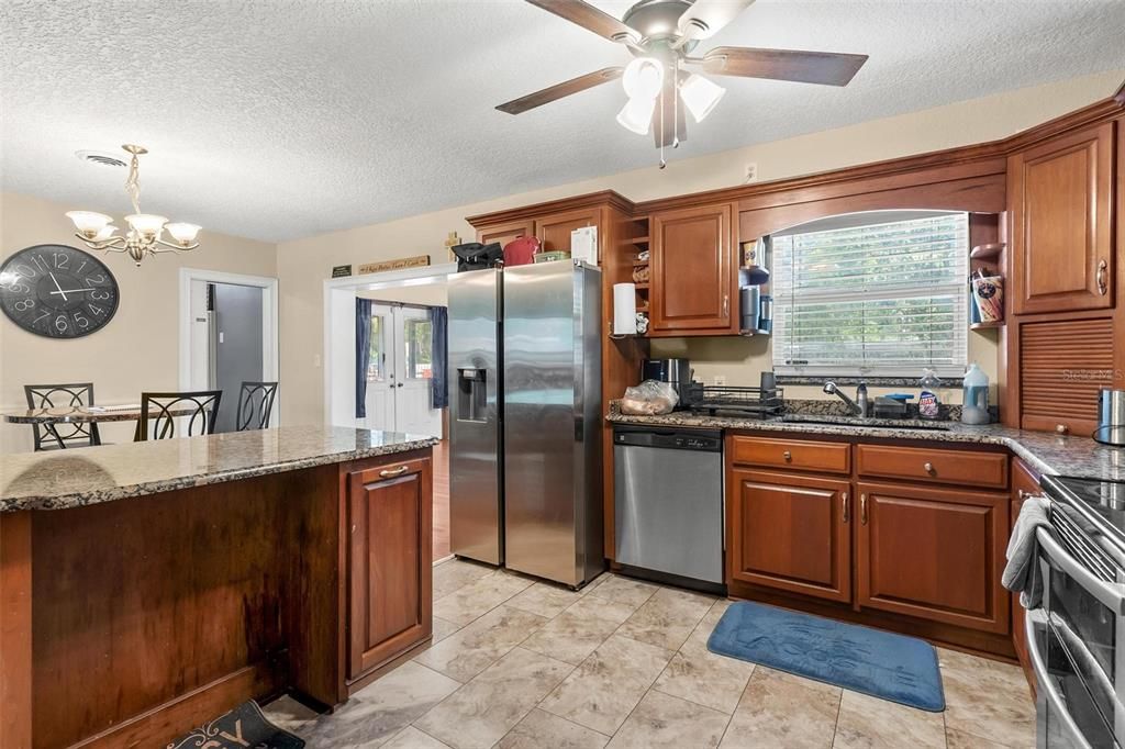 For Sale: $375,000 (4 beds, 3 baths, 2190 Square Feet)