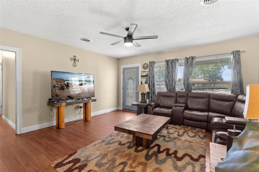 For Sale: $375,000 (4 beds, 3 baths, 2190 Square Feet)