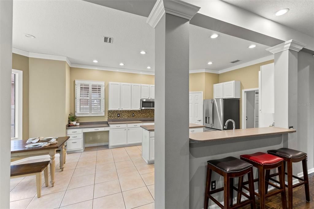 For Sale: $1,100,000 (5 beds, 3 baths, 4056 Square Feet)