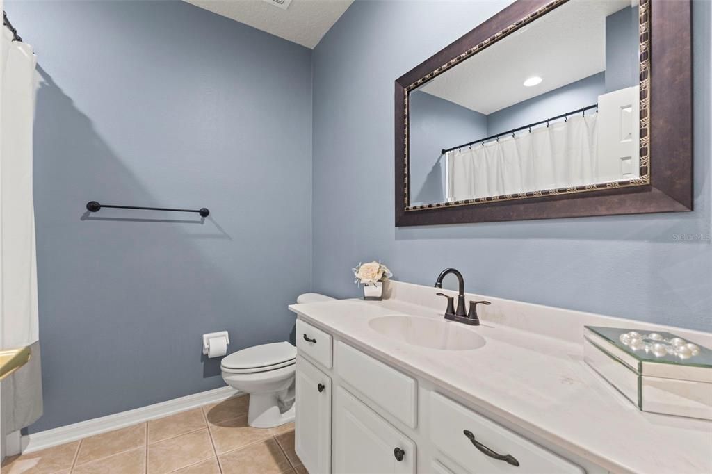 For Sale: $1,100,000 (5 beds, 3 baths, 4056 Square Feet)