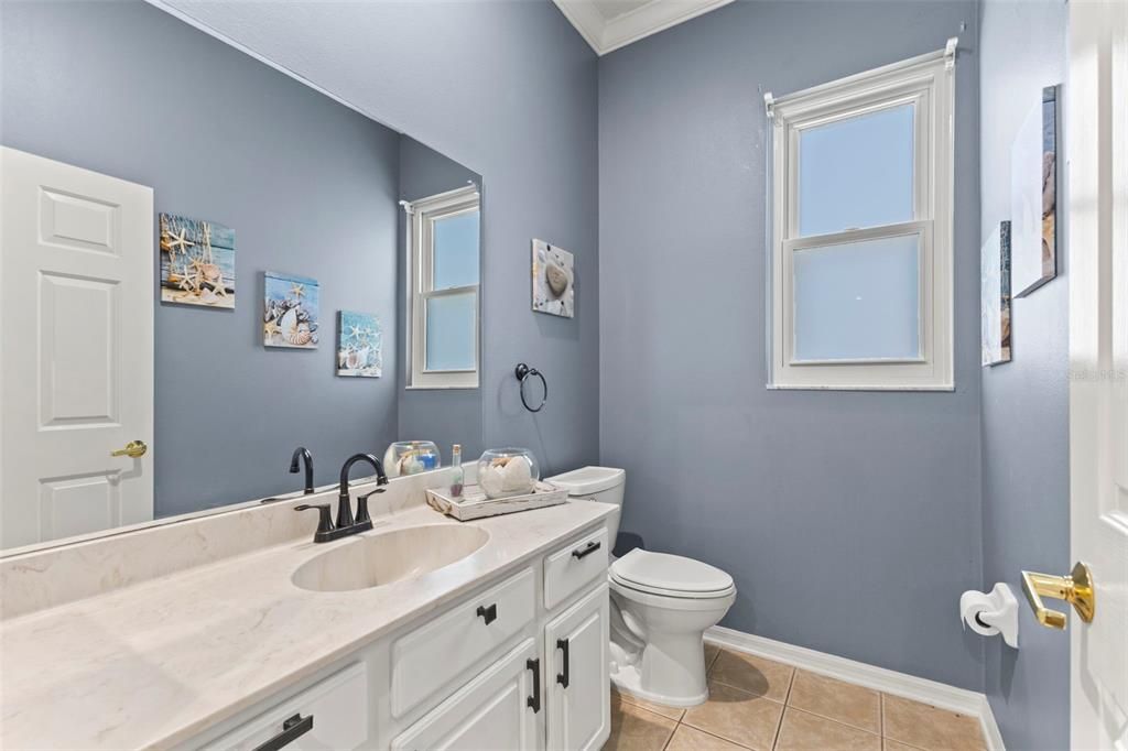 For Sale: $1,100,000 (5 beds, 3 baths, 4056 Square Feet)
