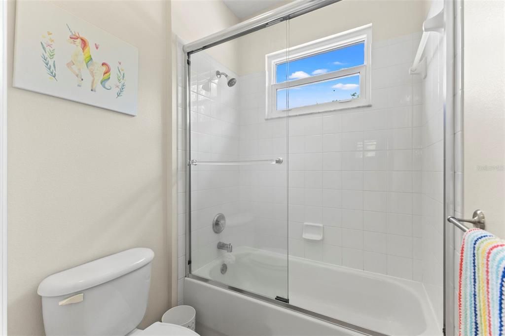 For Sale: $1,100,000 (5 beds, 3 baths, 4056 Square Feet)