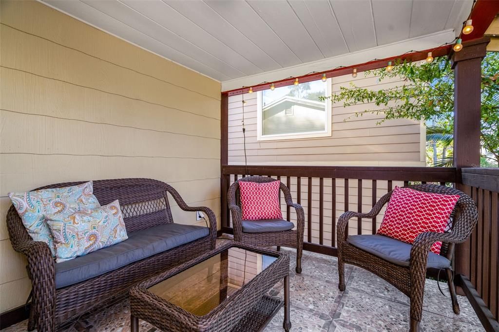 For Rent: $2,550 (2 beds, 1 baths, 680 Square Feet)