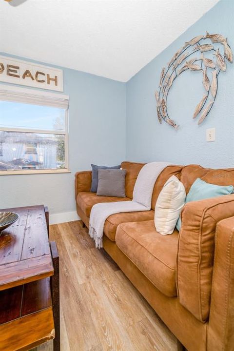 For Rent: $2,550 (2 beds, 1 baths, 680 Square Feet)