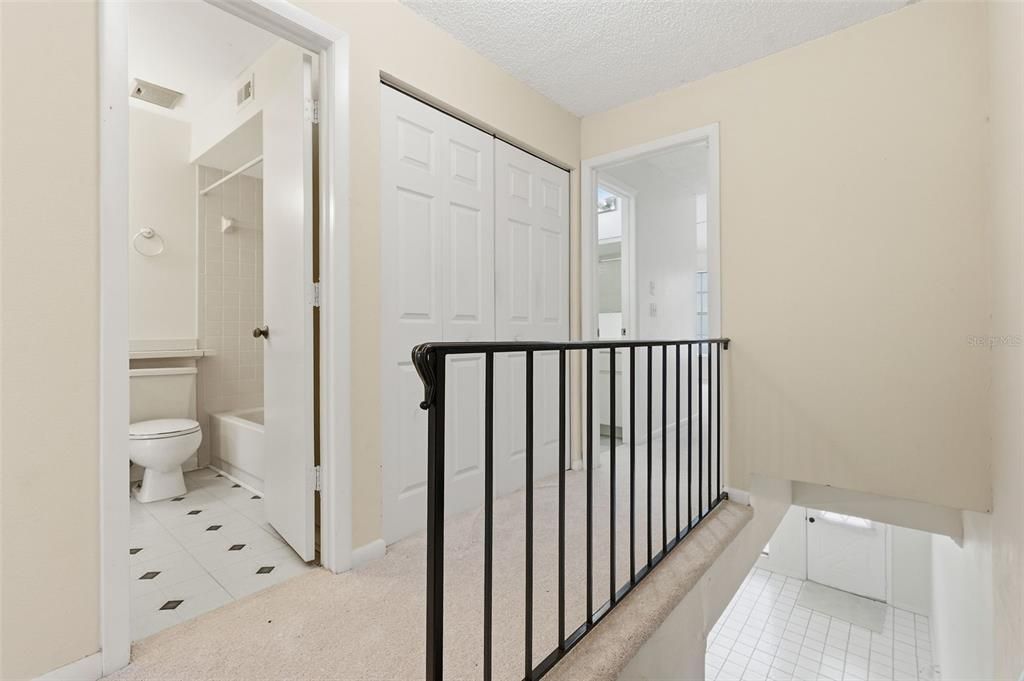 For Sale: $175,000 (2 beds, 2 baths, 1081 Square Feet)