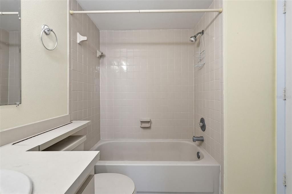 For Sale: $175,000 (2 beds, 2 baths, 1081 Square Feet)