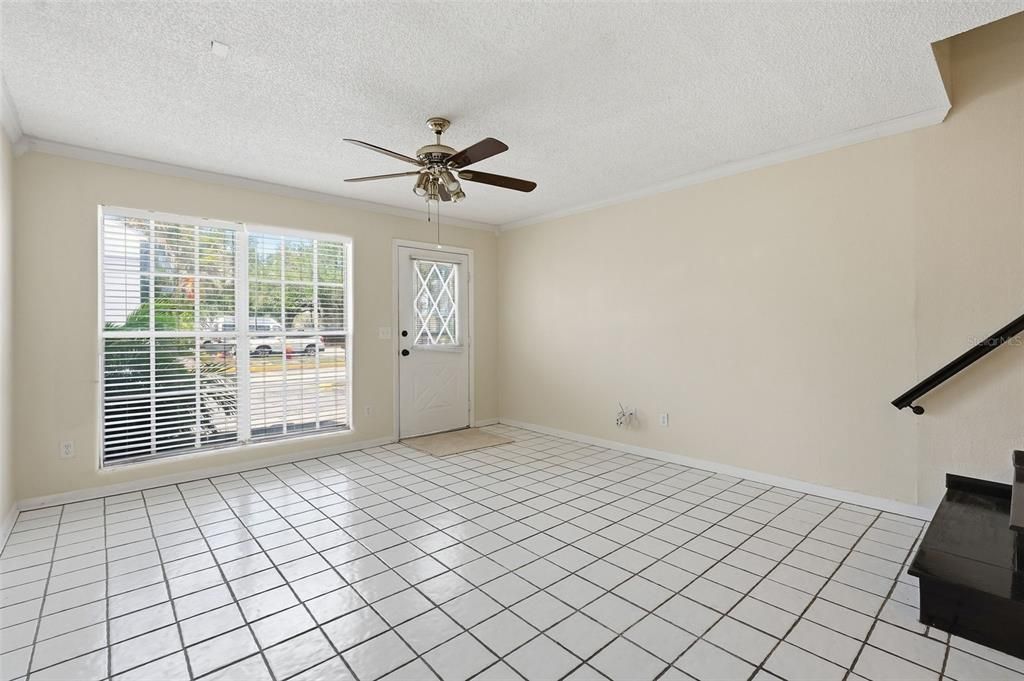 For Sale: $175,000 (2 beds, 2 baths, 1081 Square Feet)