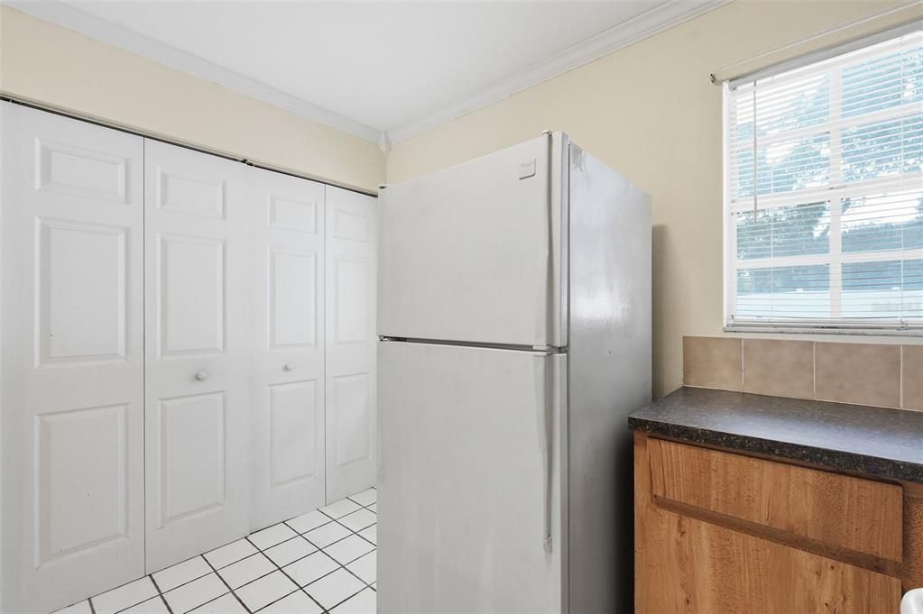 For Sale: $175,000 (2 beds, 2 baths, 1081 Square Feet)