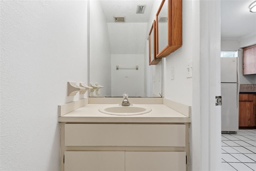 For Sale: $175,000 (2 beds, 2 baths, 1081 Square Feet)
