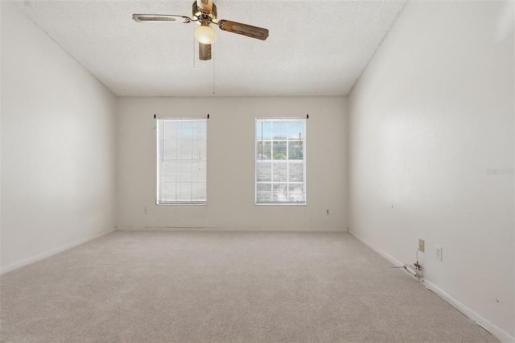 For Sale: $175,000 (2 beds, 2 baths, 1081 Square Feet)