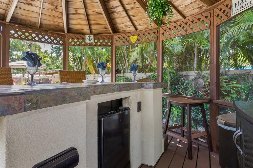 En Venta: $824,900 (4 camas, 3 baños, 2716 Pies cuadrados)
