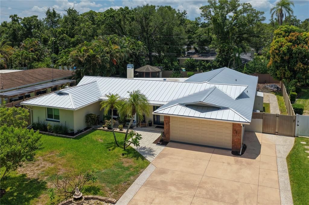 En Venta: $824,900 (4 camas, 3 baños, 2716 Pies cuadrados)