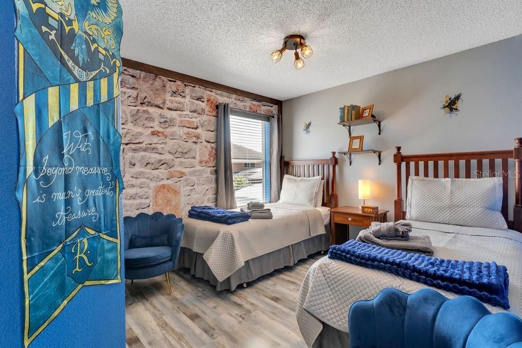 Active With Contract: $649,000 (7 beds, 4 baths, 2881 Square Feet)