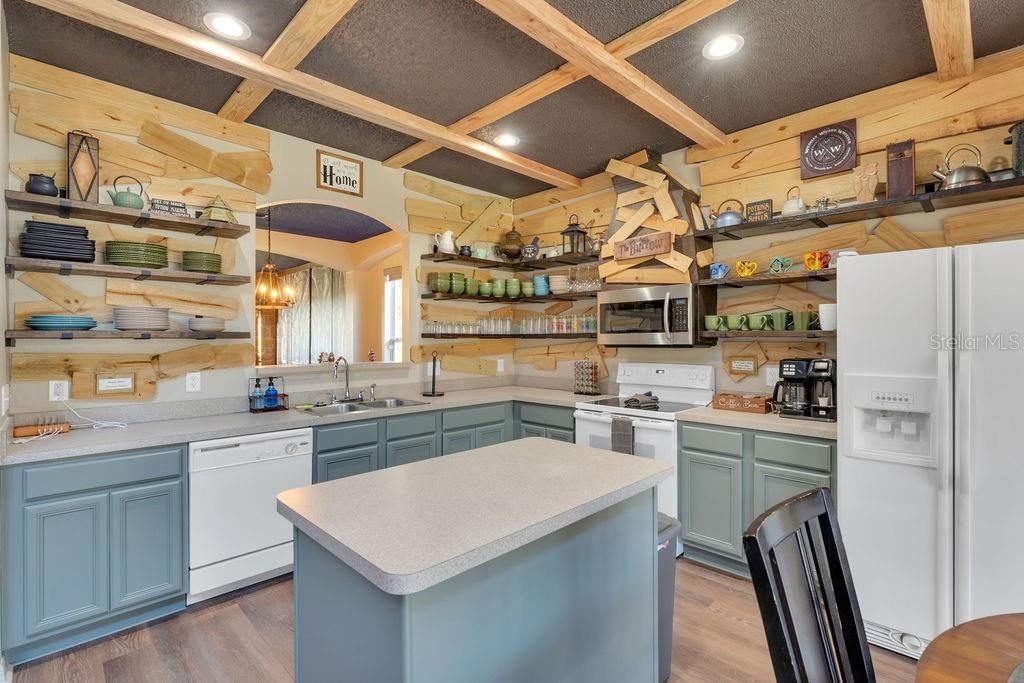 Active With Contract: $649,000 (7 beds, 4 baths, 2881 Square Feet)