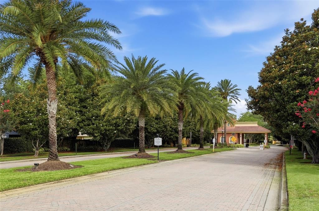 Activo con contrato: $599,950 (6 camas, 3 baños, 3672 Pies cuadrados)