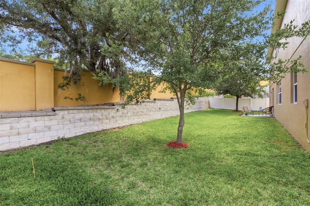 Activo con contrato: $599,950 (6 camas, 3 baños, 3672 Pies cuadrados)
