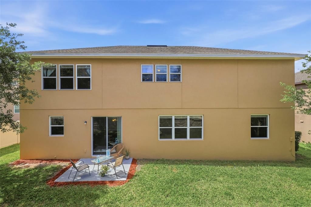 Activo con contrato: $599,950 (6 camas, 3 baños, 3672 Pies cuadrados)
