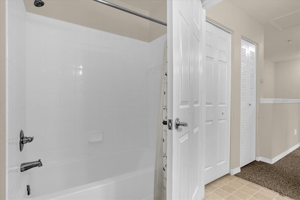 Active With Contract: $200,000 (3 beds, 2 baths, 1296 Square Feet)