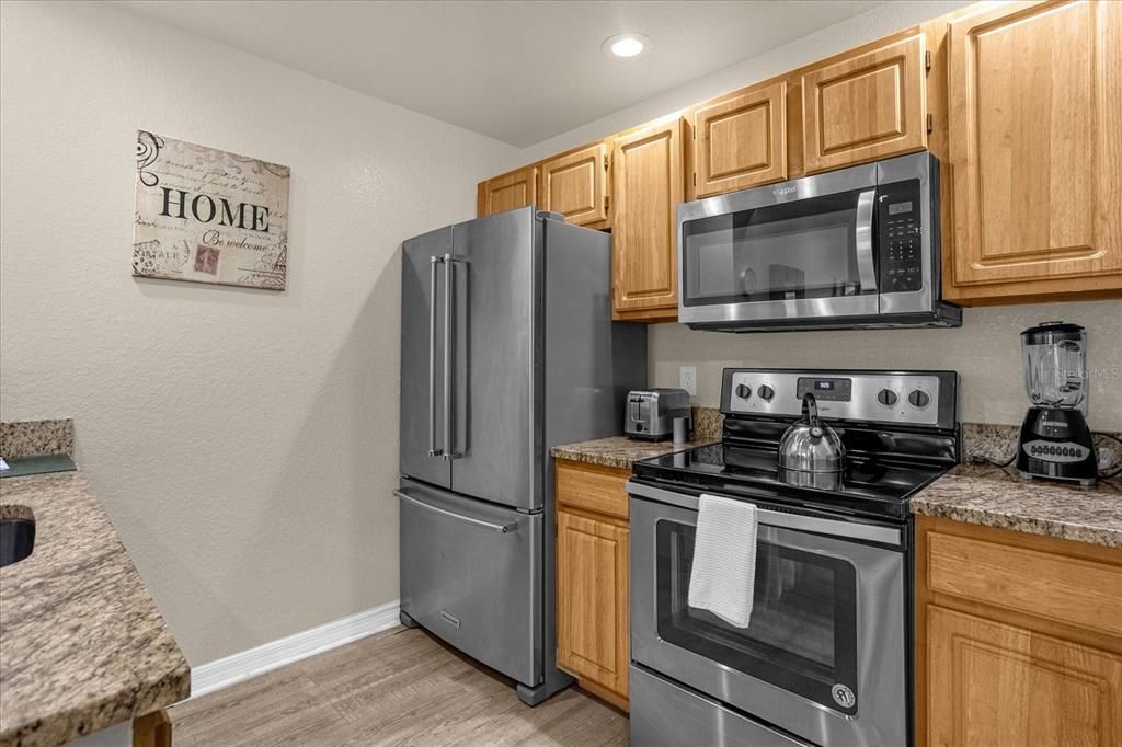 Active With Contract: $200,000 (3 beds, 2 baths, 1296 Square Feet)
