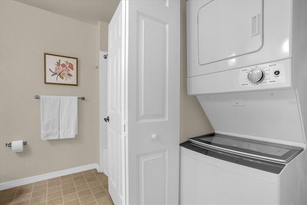 Active With Contract: $200,000 (3 beds, 2 baths, 1296 Square Feet)