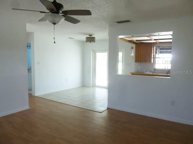 For Sale: $175,000 (3 beds, 1 baths, 1016 Square Feet)