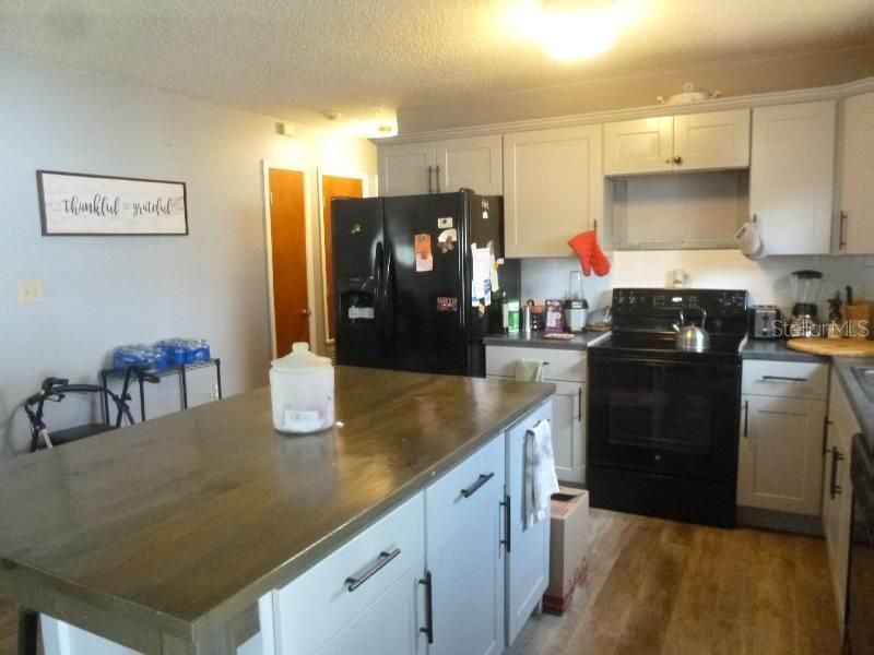 For Sale: $195,000 (2 beds, 2 baths, 1120 Square Feet)