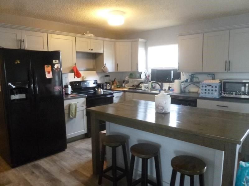 For Sale: $195,000 (2 beds, 2 baths, 1120 Square Feet)