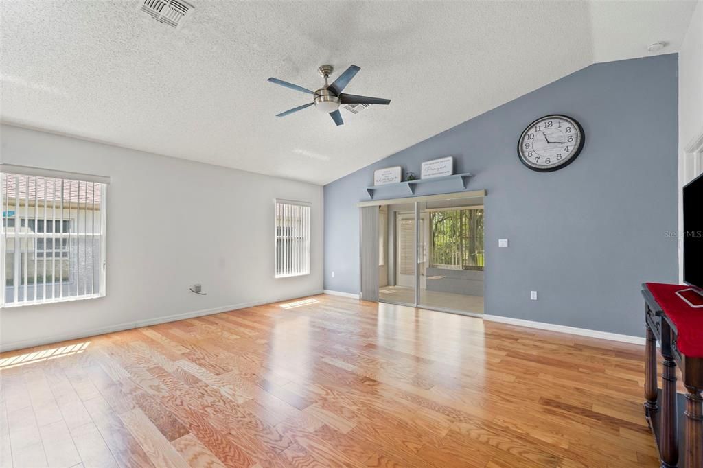 En Venta: $249,900 (2 camas, 2 baños, 1404 Pies cuadrados)