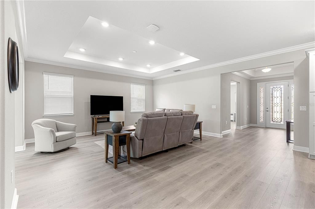 For Sale: $595,900 (3 beds, 3 baths, 2472 Square Feet)