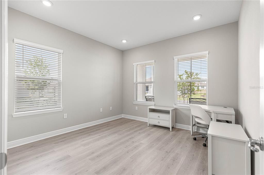 For Sale: $595,900 (3 beds, 3 baths, 2472 Square Feet)