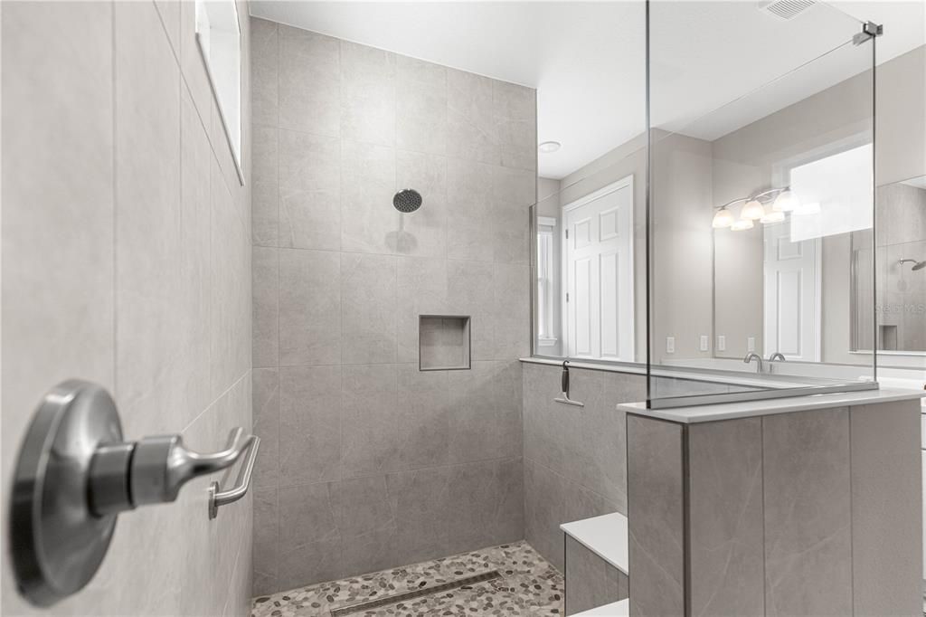 For Sale: $595,900 (3 beds, 3 baths, 2472 Square Feet)