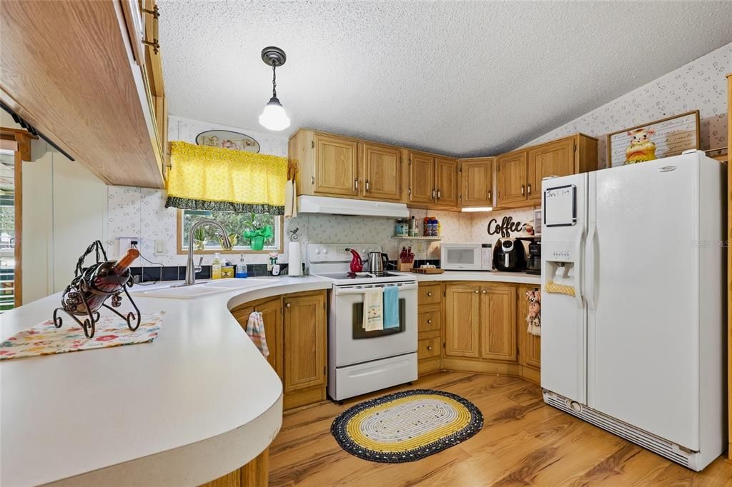 For Sale: $243,000 (3 beds, 2 baths, 1125 Square Feet)