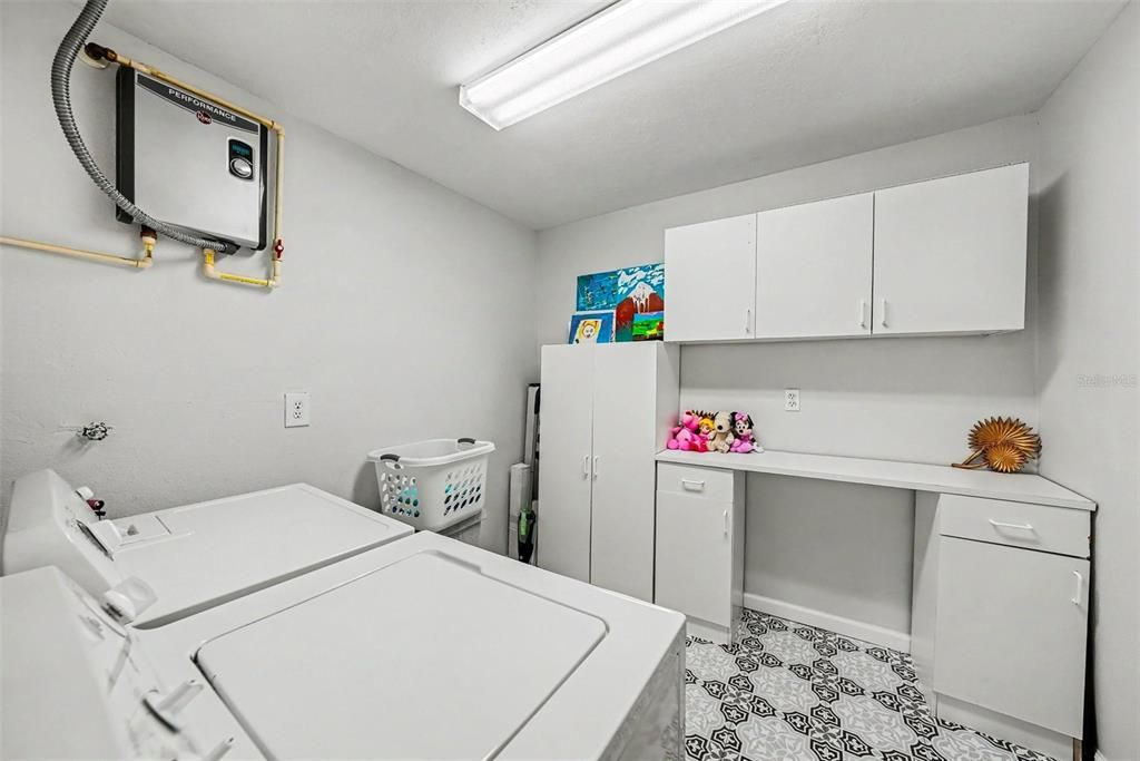 На продажу: $225,000 (2 спален, 2 ванн, 1470 Квадратных фут)