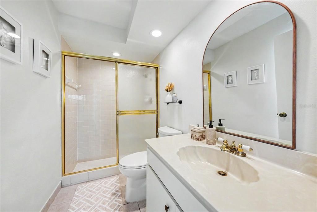 На продажу: $225,000 (2 спален, 2 ванн, 1470 Квадратных фут)