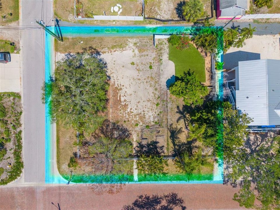 Под контрактом: $425,000 (0.21 acres)