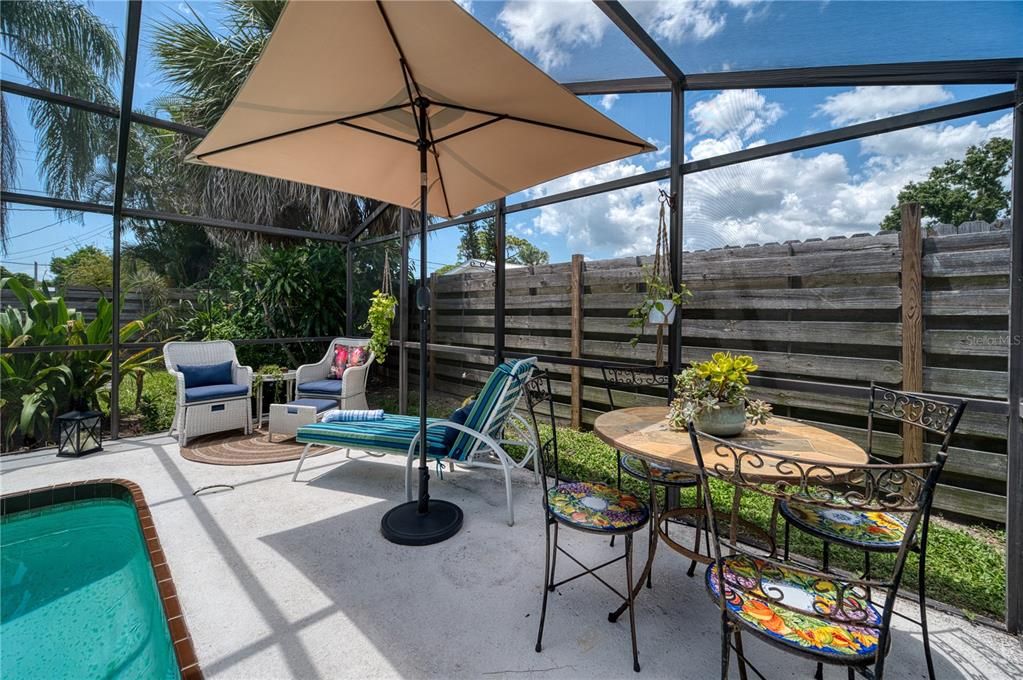 For Sale: $379,900 (2 beds, 2 baths, 1304 Square Feet)