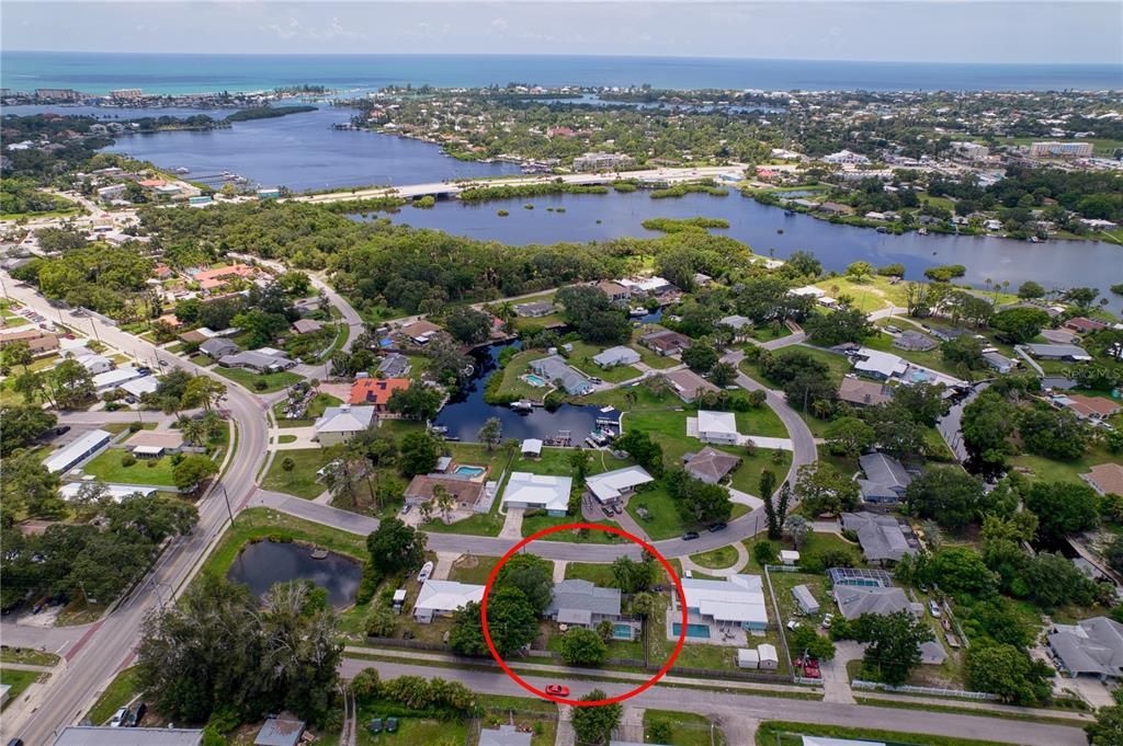 For Sale: $379,900 (2 beds, 2 baths, 1304 Square Feet)