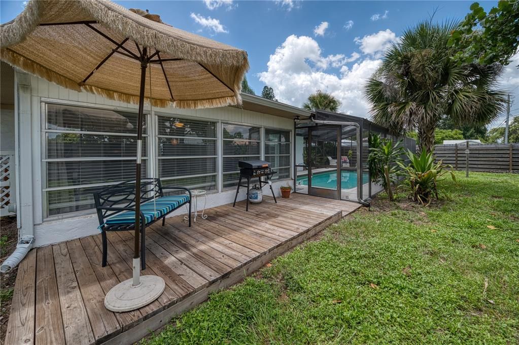 For Sale: $379,900 (2 beds, 2 baths, 1304 Square Feet)