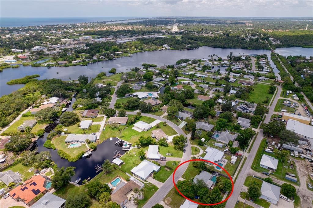 For Sale: $379,900 (2 beds, 2 baths, 1304 Square Feet)