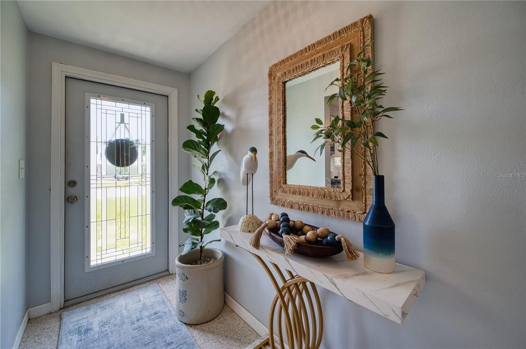 For Sale: $379,900 (2 beds, 2 baths, 1304 Square Feet)
