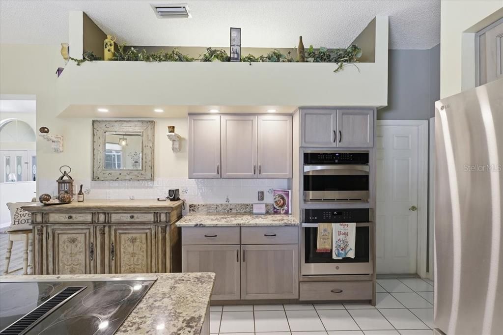 For Sale: $649,900 (3 beds, 2 baths, 2433 Square Feet)