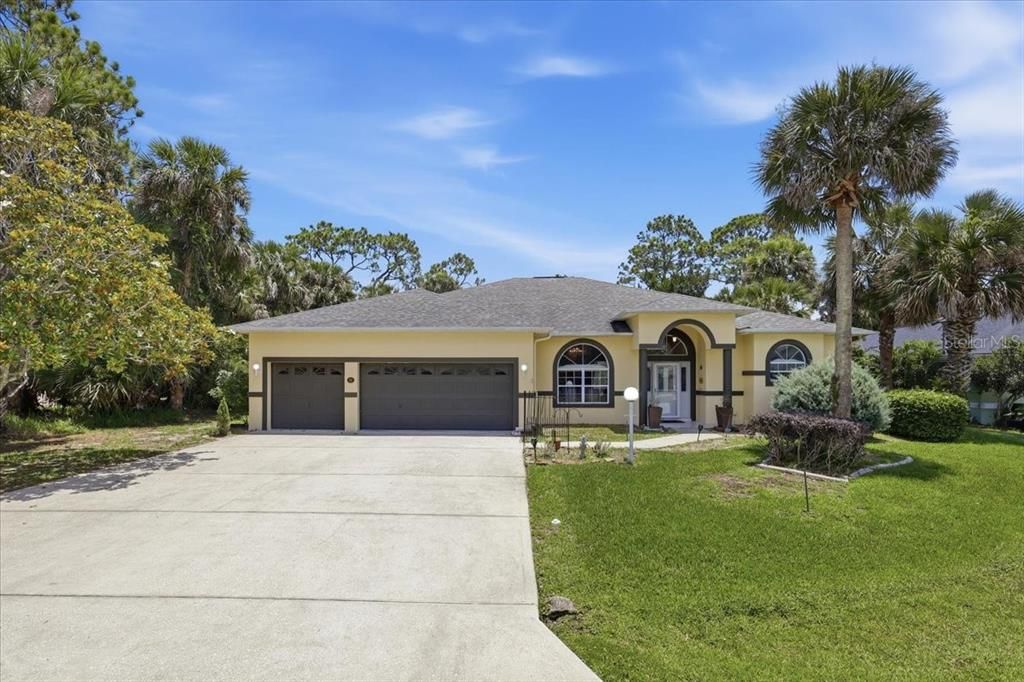 For Sale: $649,900 (3 beds, 2 baths, 2433 Square Feet)