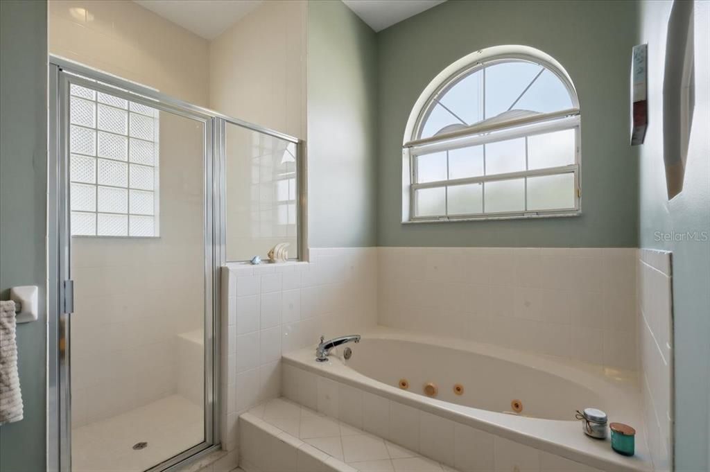 For Sale: $649,900 (3 beds, 2 baths, 2433 Square Feet)